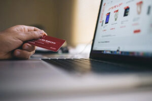 Juíza de Goiânia condena responsáveis golpe dos sites falsos