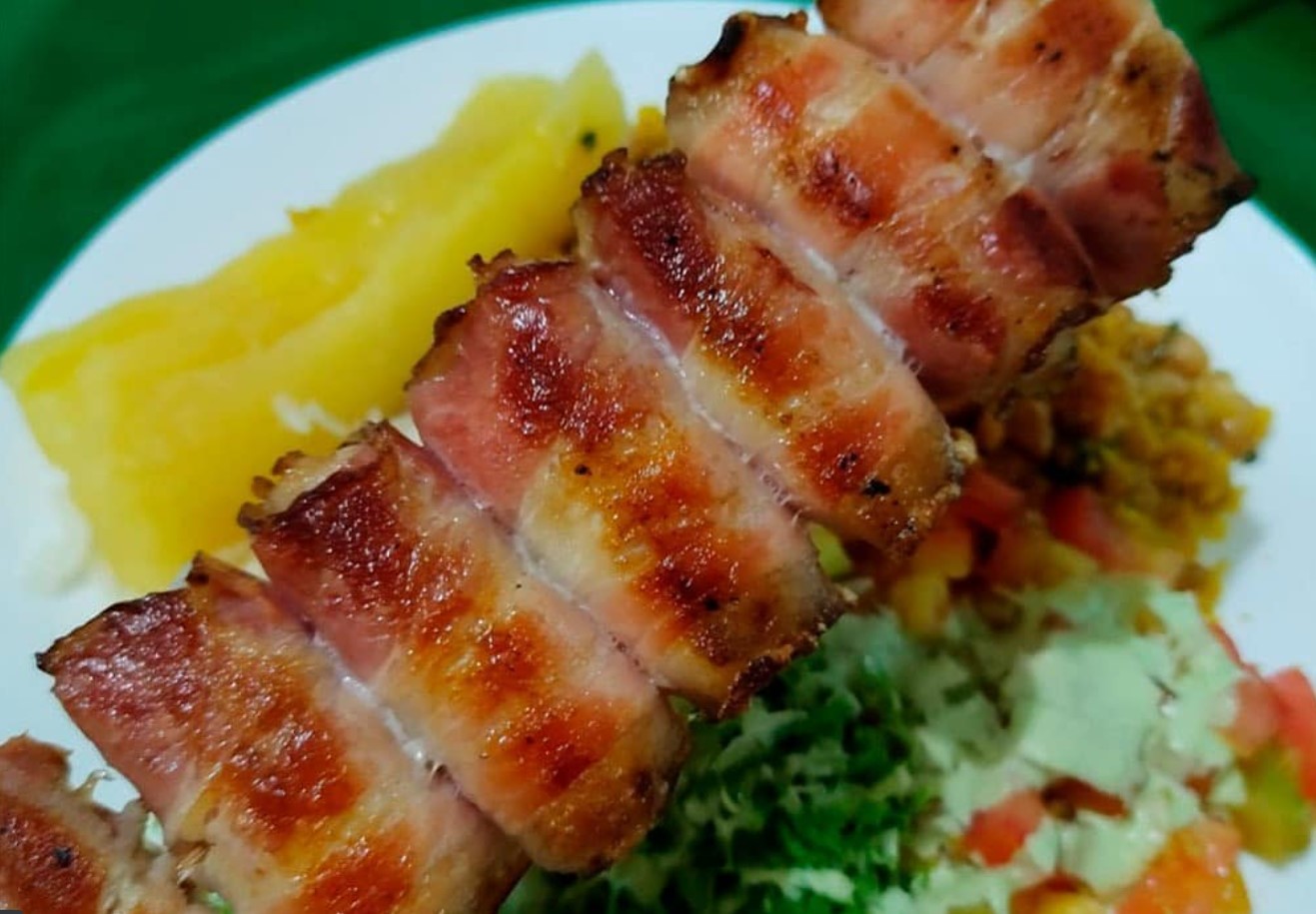 Espetinho de frango é opção no Espetinho da Lucimar, destaque entre os espetos em Aparecida de Goiânia