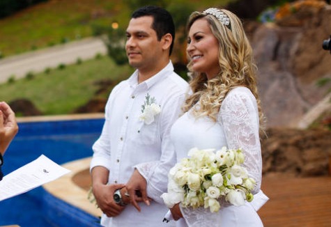 Thiago Lopes garantiu nos Stories que auxiliará a modelo. Andressa Urach surge em foto com ex-marido após acusações