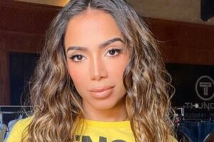 'CPI do sertanejo': Anitta revela já ter recebido propostas de desvio de verba (Foto: Reprodução - Instagram)