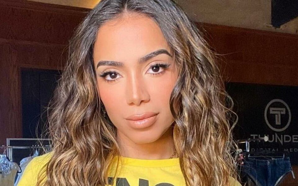 'CPI do sertanejo': Anitta revela já ter recebido propostas de desvio de verba (Foto: Reprodução - Instagram)