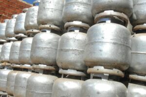 Governadores turbinam ações sociais em ano pré-eleitoral