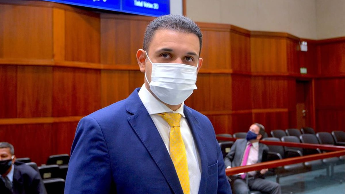 Assembleia aprova texto que obriga identificação de recém-nascidos com pulseira eletrônica