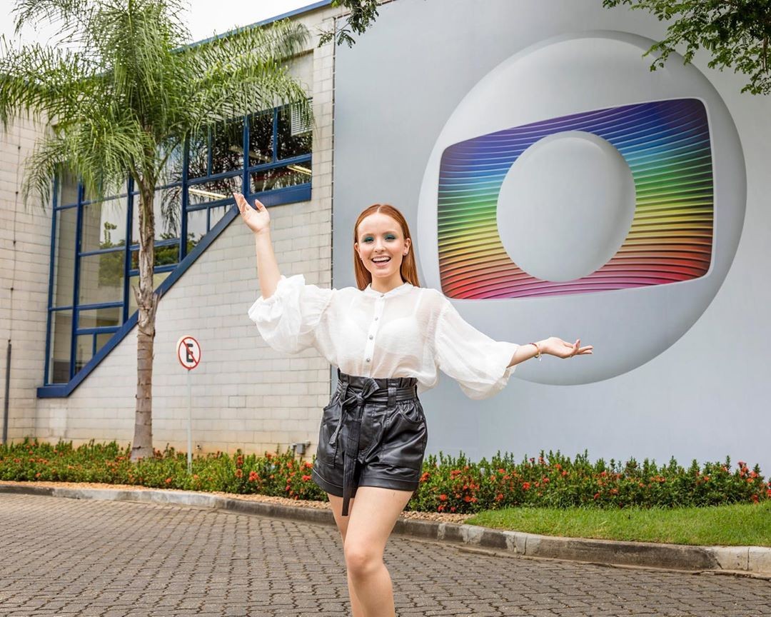 Larissa Manoela se destaca com simpatia na TV Globo