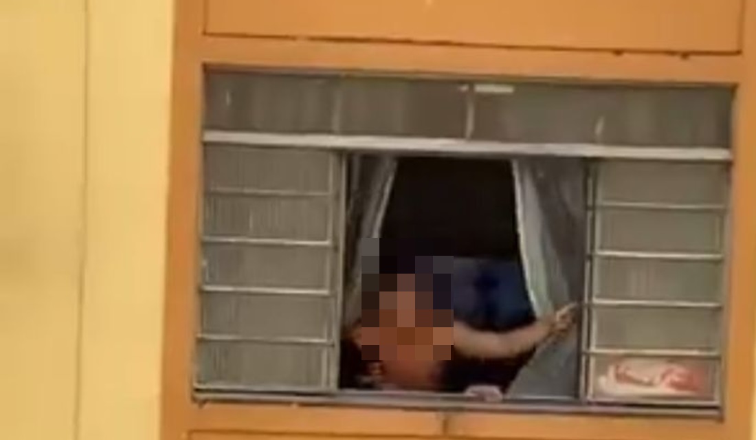 Grávida é filmada sendo agredida e tenta saltar janela; namorado é preso