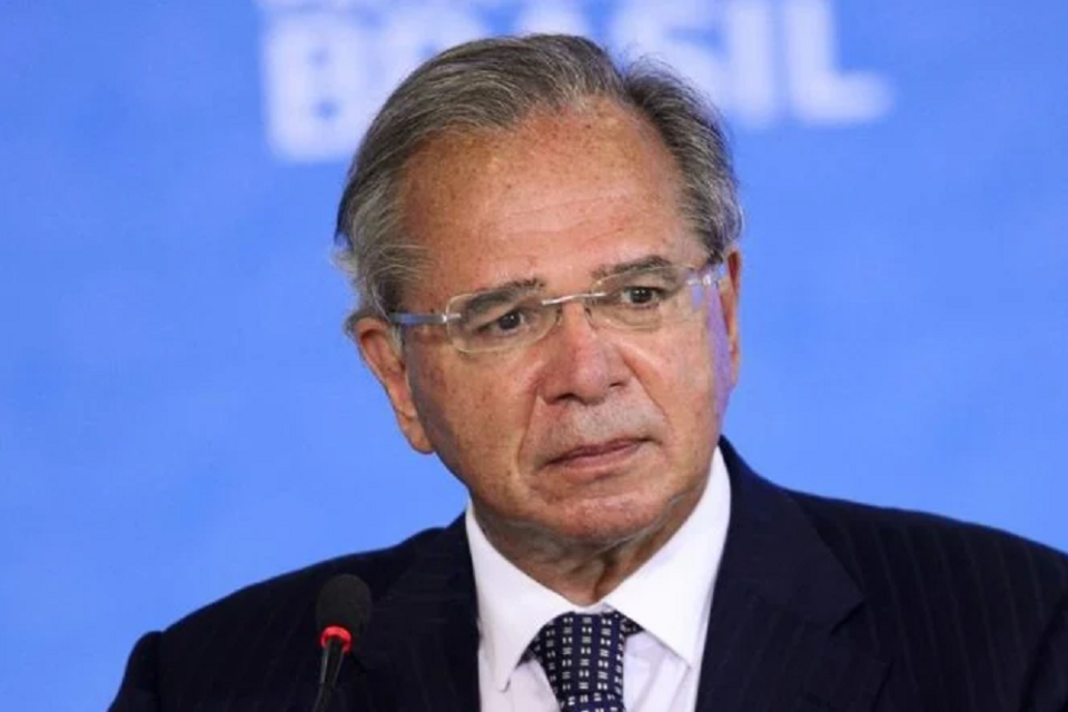 Mais uma comissão da Câmara aprova convocação de Guedes para explicar offshore