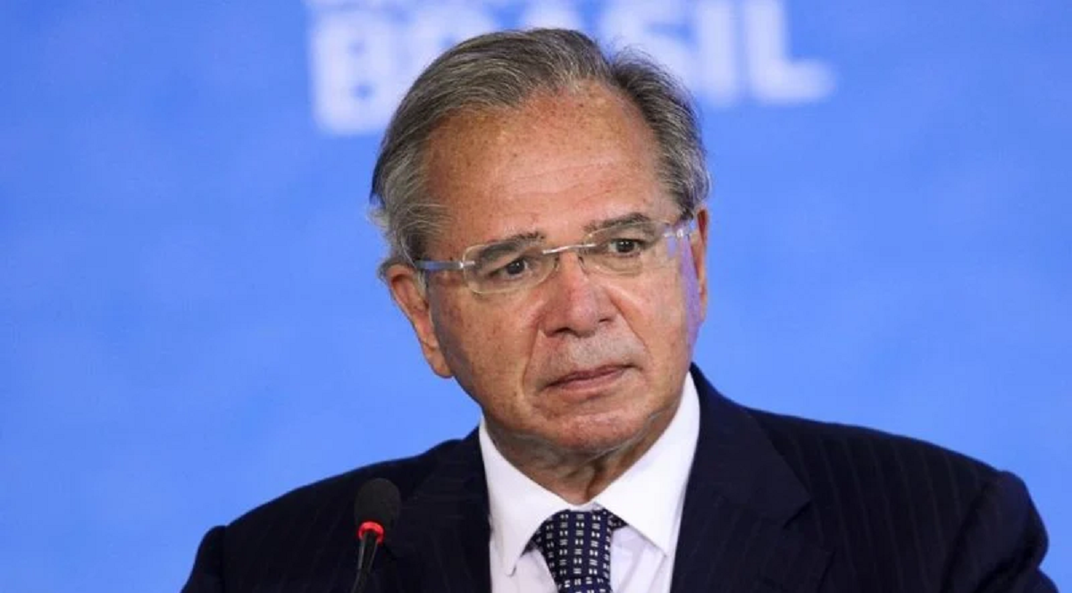 Mais uma comissão da Câmara aprova convocação de Guedes para explicar offshore