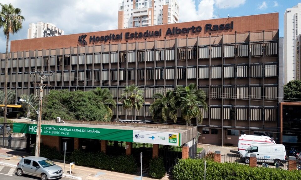 HGG realiza cirurgia de redesignação sexual para público trans em Goiás