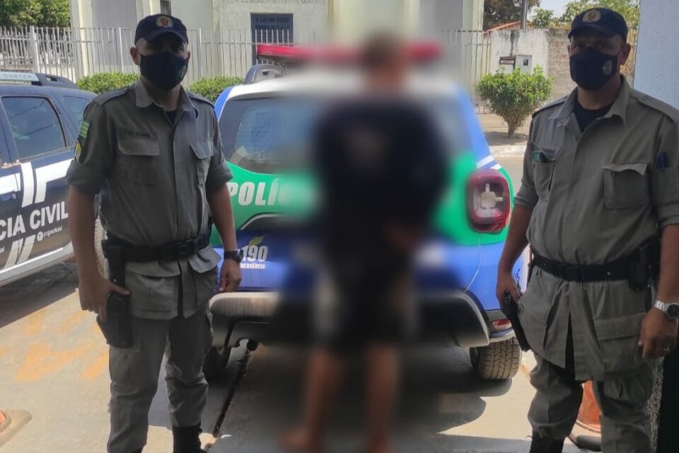 Suspeito de estuprar mulher em Bonfinópolis é agredido por moradores e preso