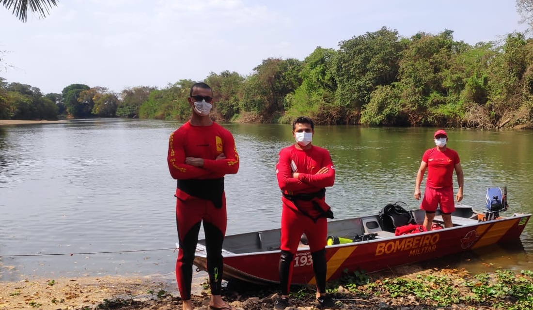 Corpo de Bombeiros Militar (CBM) encontrou o corpo de um menino de dois anos que se afogou no Rio dos Bois, em Pontalina, na região central do Estado. A criança havia sumido no domingo (12) e foi encontrada já sem vida nesta segunda-feira (13), cerca de dois km abaixo do local onde desapareceu. - Corpo de criança que desapareceu no rio de Pontalina é encontrado