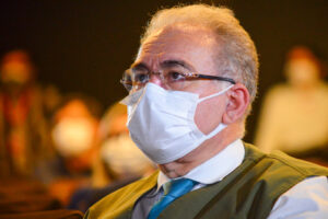 Queiroga leva em voos da FAB esposa, filhos e parentes de outras autoridades