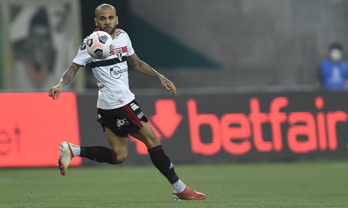 Daniel Alves durante jogo pelo São Paulo