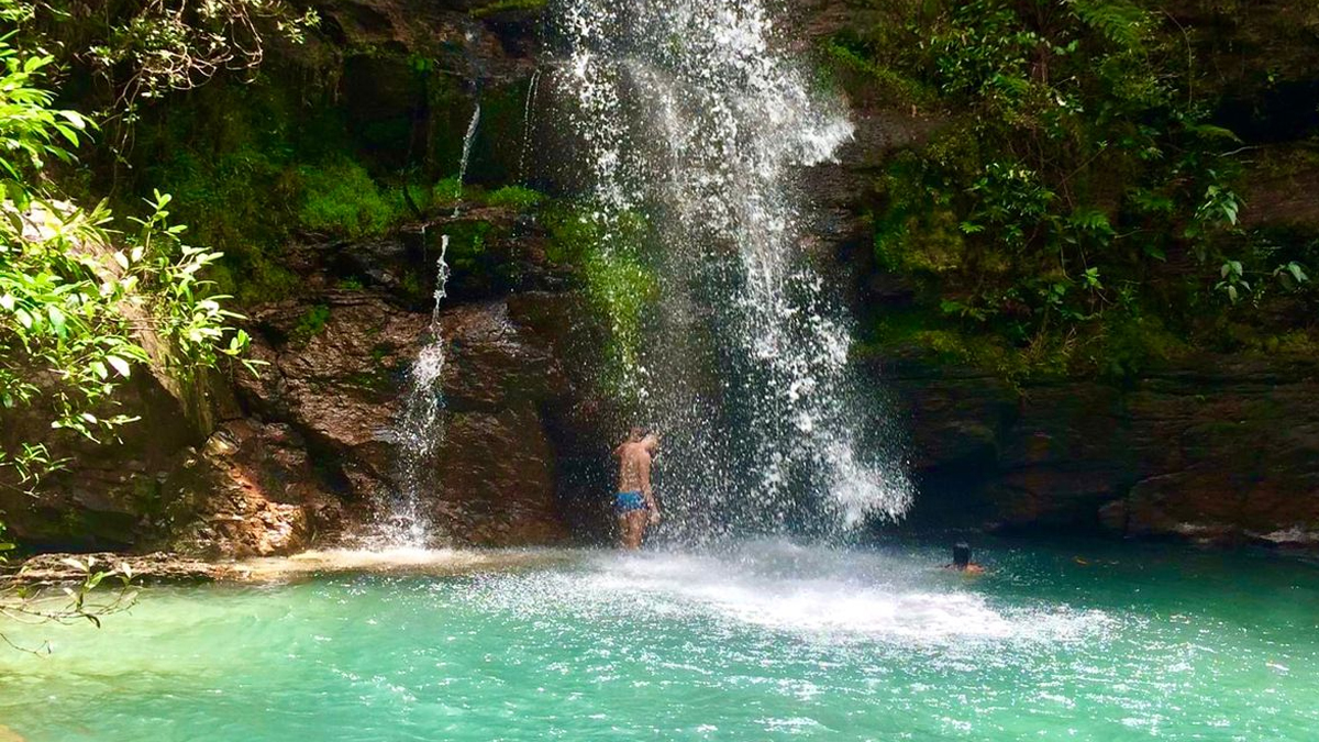 Após 11 infecções por Covid, comunidade Kalunga fecha 3 cachoeiras