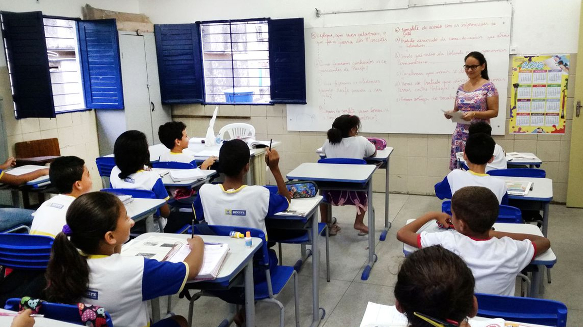 Federação Goiana de Municípios propõe que União pague piso dos professores