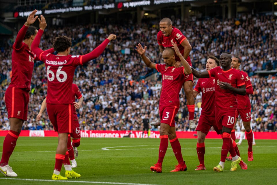 Jogadores do Liverpool comemoram gol do clube