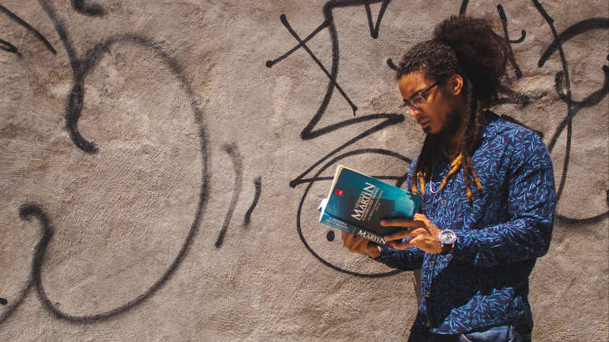 Professor usa TikTok para ensinar história com rap