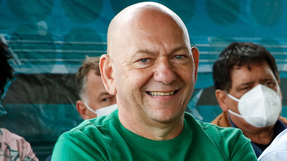 Empresário vem fazendo suspense sobre suas intenções na política. Dono da Havan posterga data para anunciar se vai ser candidato em 2022