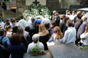Corpo de Dudu Braga é enterrado em São Paulo
