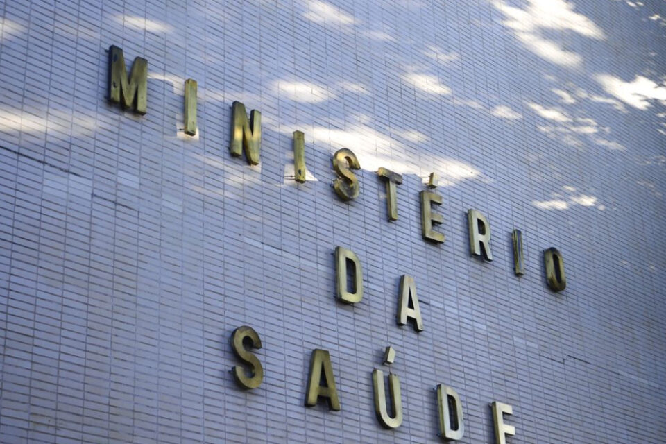 Instabilidade no sistema do Ministério da Saúde prejudica contagem de casos de Covid