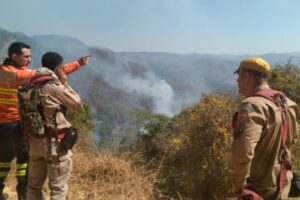 Dois novos focos de incêndio surgem neste sábado (18), na Chapada dos Veadeiros (Foto: Divulgação - CBMGO)
