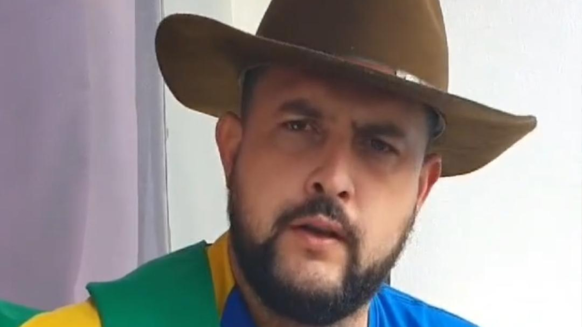 Defesa de Zé Trovão diz que ele voltará ao Brasil para se apresentar à justiça