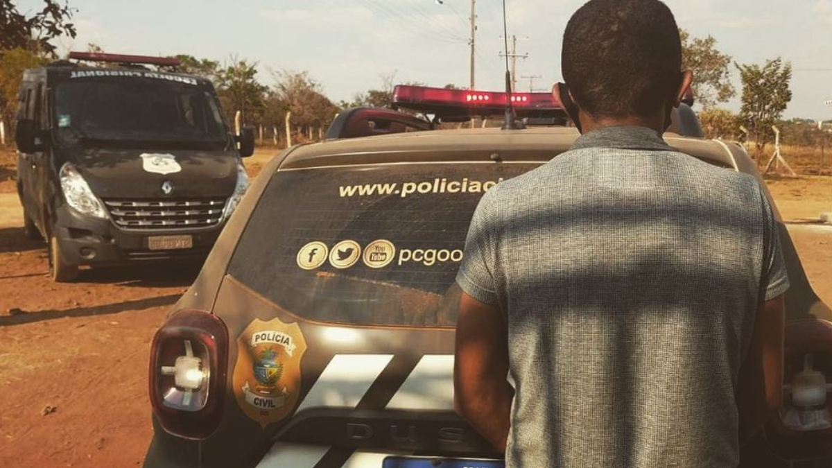 Suspeito de agredir a esposa por ciúmes enquanto estava bêbado é preso em Valparaíso