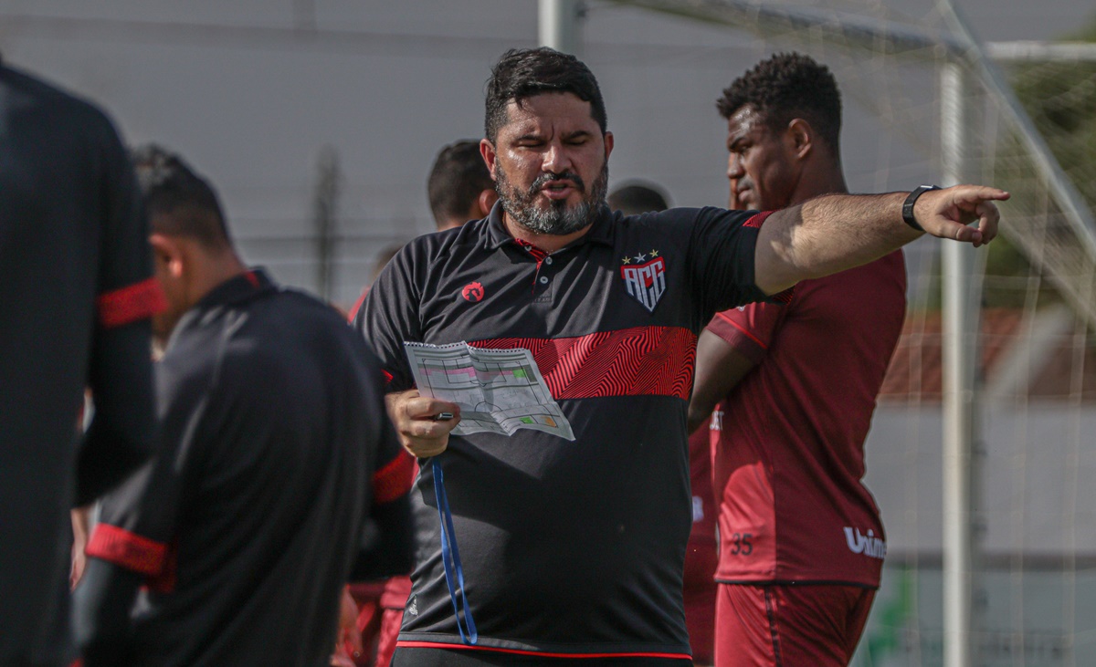 Eduardo Barroca no comando do Atlético-GO