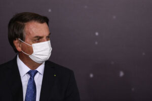 Bolsonaro descarta golpe e promete não 'melar' eleições de 2022