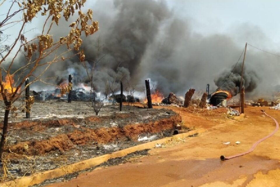 Incêndio atinge indústria em Pires do Rio e causa R$ 80 mil em danos