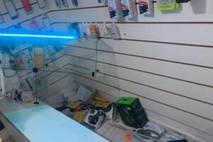 Dono de loja de celulares tem estabelecimento invadido e destruído em Anápolis