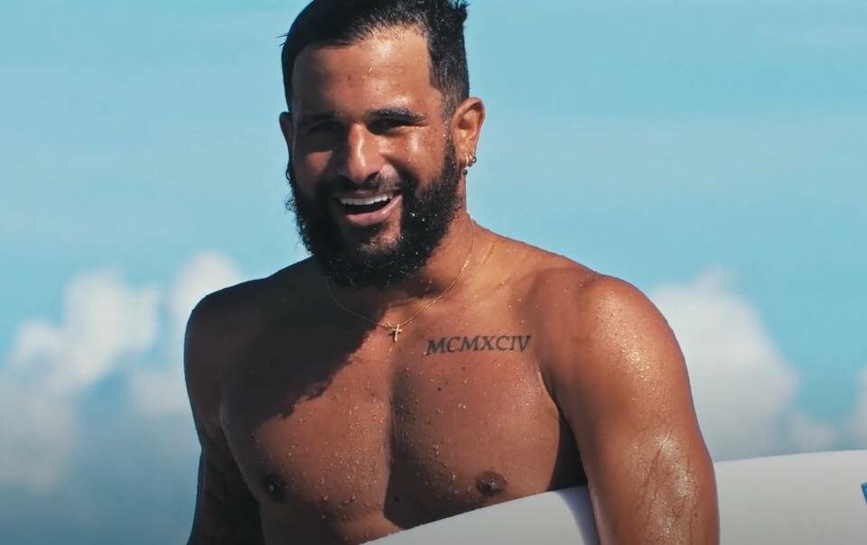 Tudo aconteceu dentro do avião que o atleta pegaria no Aeroporto Internacional de Miami. Italo Ferreira relata ameaça de bomba em seu voo