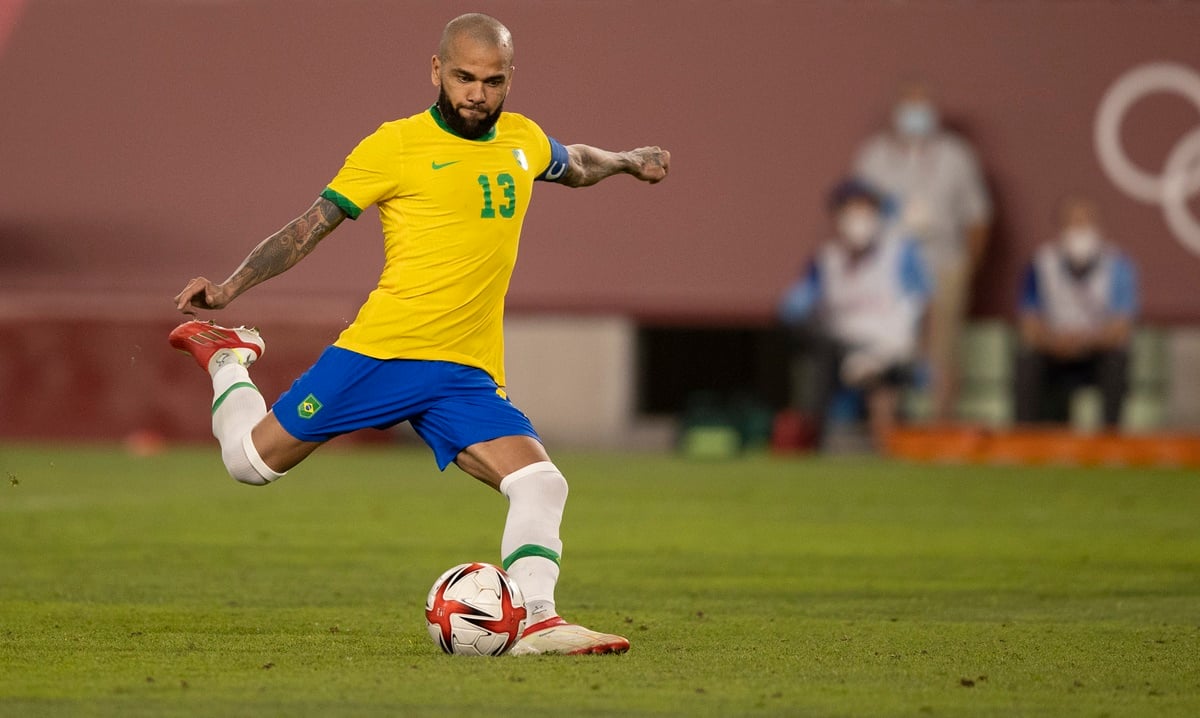 Daniel Alves em jogo pela seleção brasileira