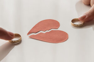 Homem pede o divórcio pois esposa não toma banho todos os dias, na Índia