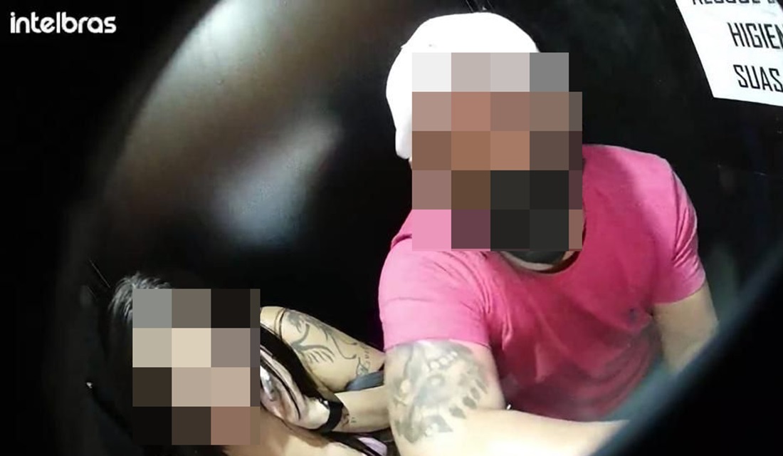 Suspeita de arrombar máquinas de pegar pelúcias para furtar dinheiro é presa em Goiânia (Foto: GCM)