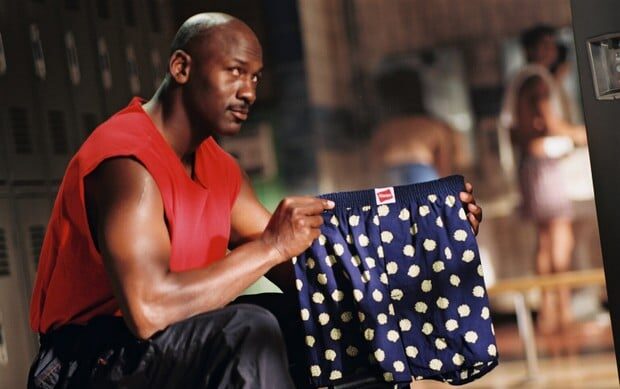 Roupa íntima usada por Michael Jordan é vendida por quase R$ 18 mil