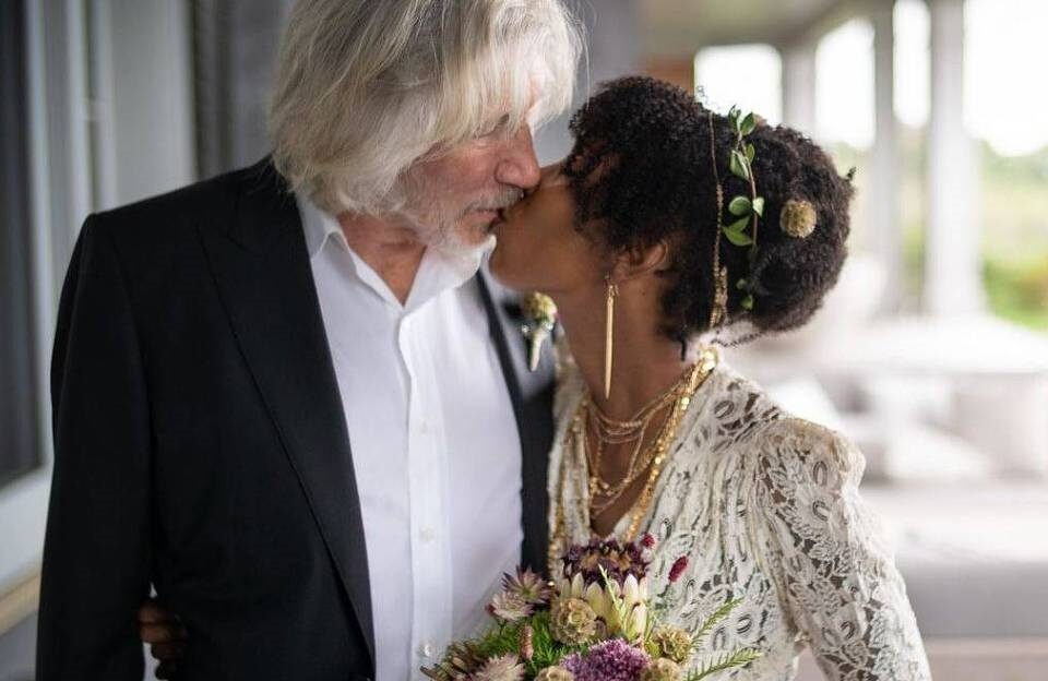 Músico publicou fotos da união com Kamilah Chavis nas redes sociais. Roger Waters, do Pink Floyd, se casa pela quinta vez