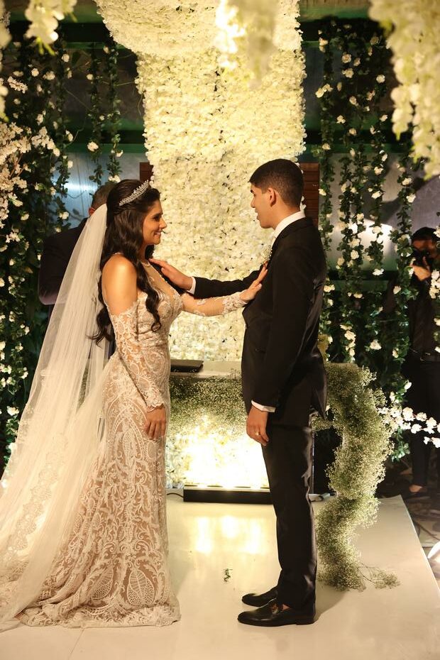 Confira fotos do casamento do cantor com Ingra Soares. Zé Vaqueiro: Mãe diz que não foi convidada para casamento do filho