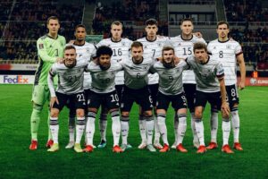 Seleção alemã perfilada antes do duelo contra a Macedônia