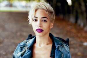 Versão repaginada da série 'The L Word' traz mais diversidade à tela. Atriz com distrofia celebra sexo em 'Generation Q': 'Não tinha visto'