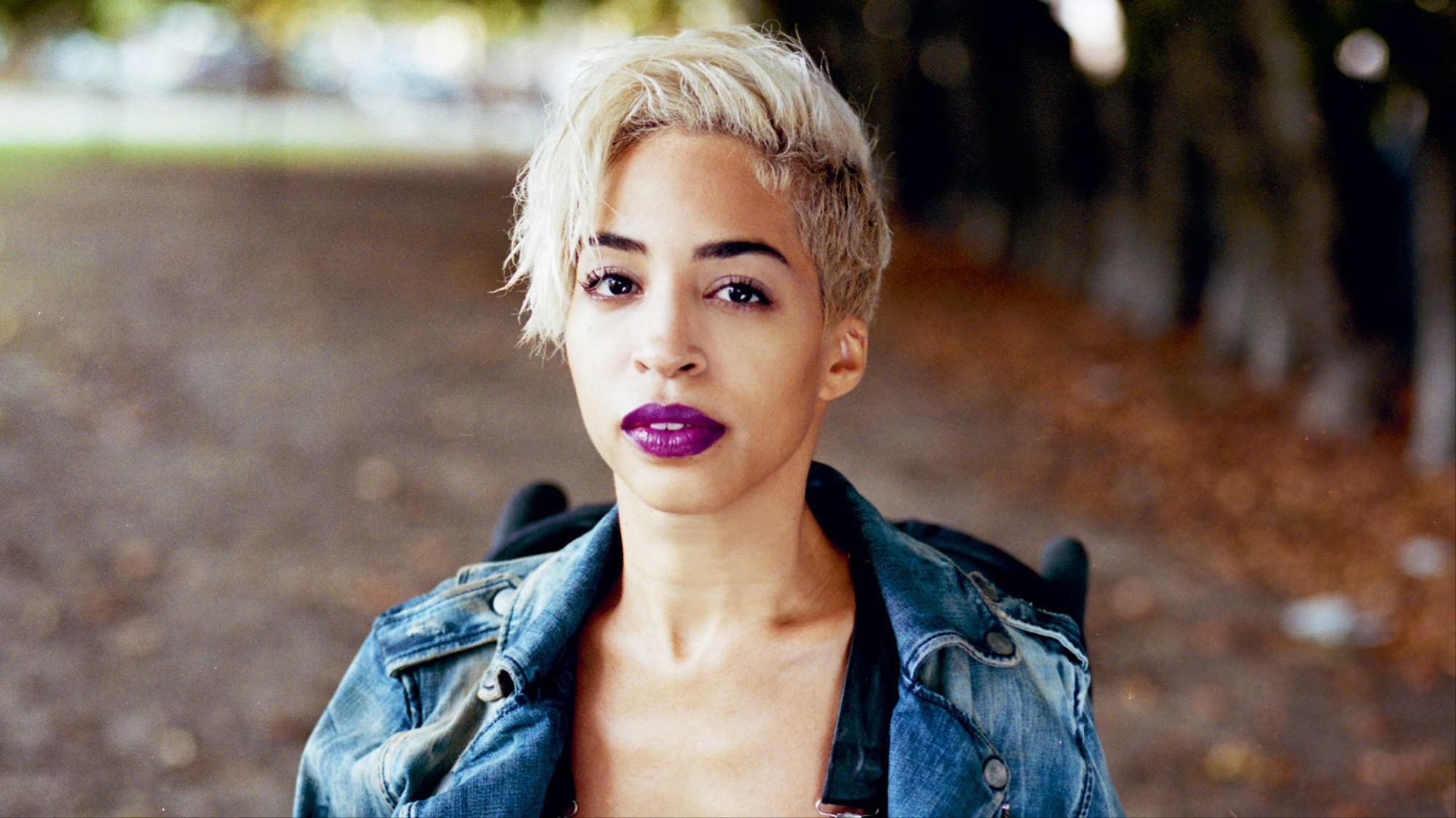 Versão repaginada da série 'The L Word' traz mais diversidade à tela. Atriz com distrofia celebra sexo em 'Generation Q': 'Não tinha visto'