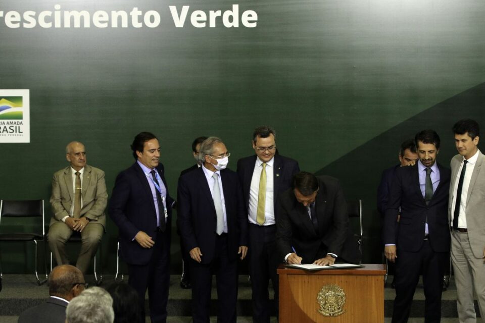 Às vésperas da COP26, governo cria comitê sobre mudanças climáticas