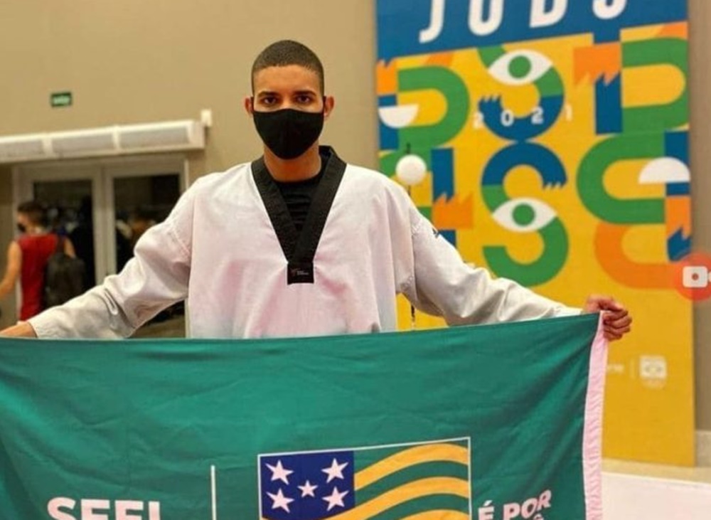 Patrik Cardoso, medalha de ouro no taekwondo do Jogos Universitários Brasileiros