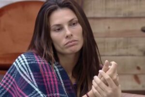 Dayane Mello diz não gostar de Bill desde antes da Fazenda