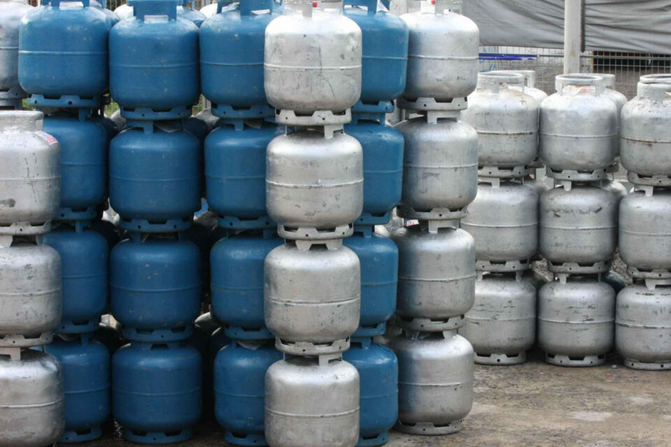 Gasolina, diesel e gás de cozinha ficarão mais caros; veja valores Estados aumentarão valor do ICMS cobrado conforme decisão do Confaz