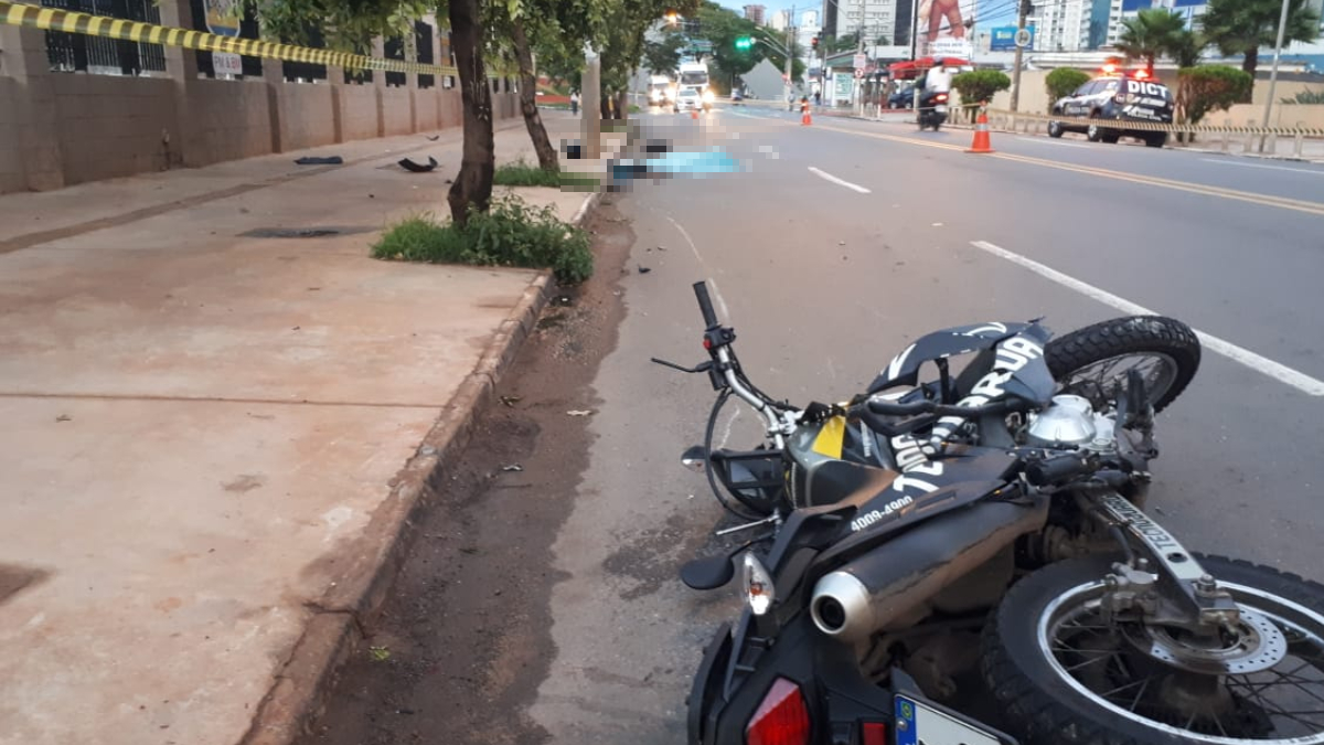 Vigilante morre após colidir motocicleta contra poste na Avenida 87, em Goiânia