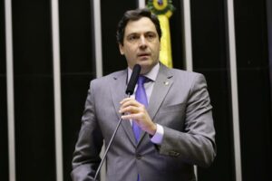 Conheça o deputado brasileiro que será parceiro de Donald Trump