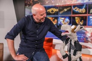 Alex Escobar será substituto de Tadeu Schmidt nos Gols do Fantástico