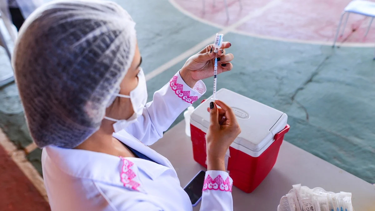 Brasil registra 229 mortes por Covid e mais de 10 mil casos