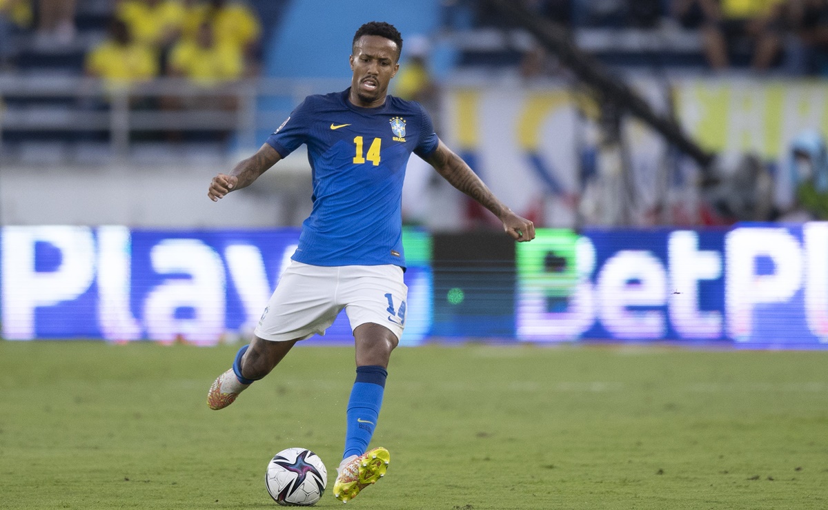 Éder Militão durante partida pela seleção brasileira