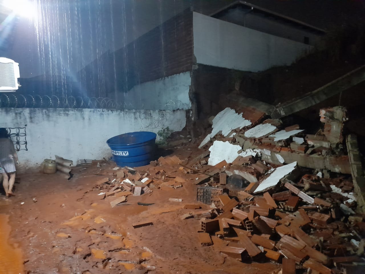 70% da chuva prevista para outubro em Catalão cai em poucas horas neste domingo (Foto: Divulgação)